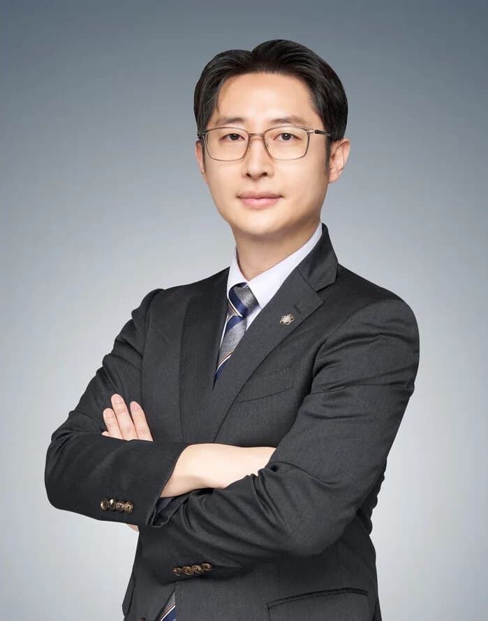 기습적 스킨십도 처벌, ‘강제추행고소’ 형사사건 핵심 대응 법리는...